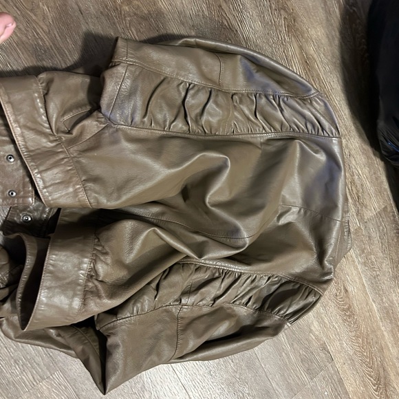 Leather jacket - Picture 5 of 6